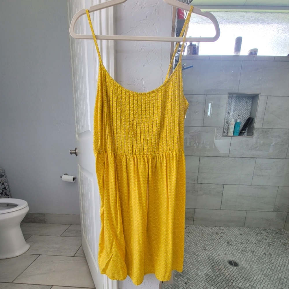 Yellow sundress. Adorable